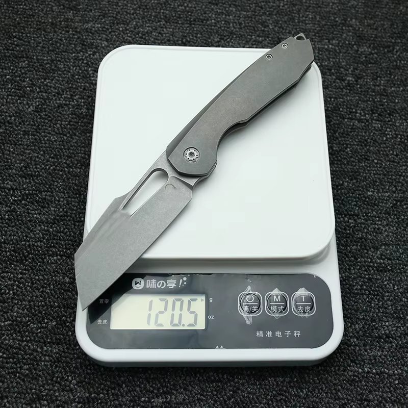Cuchillo para uso EDC