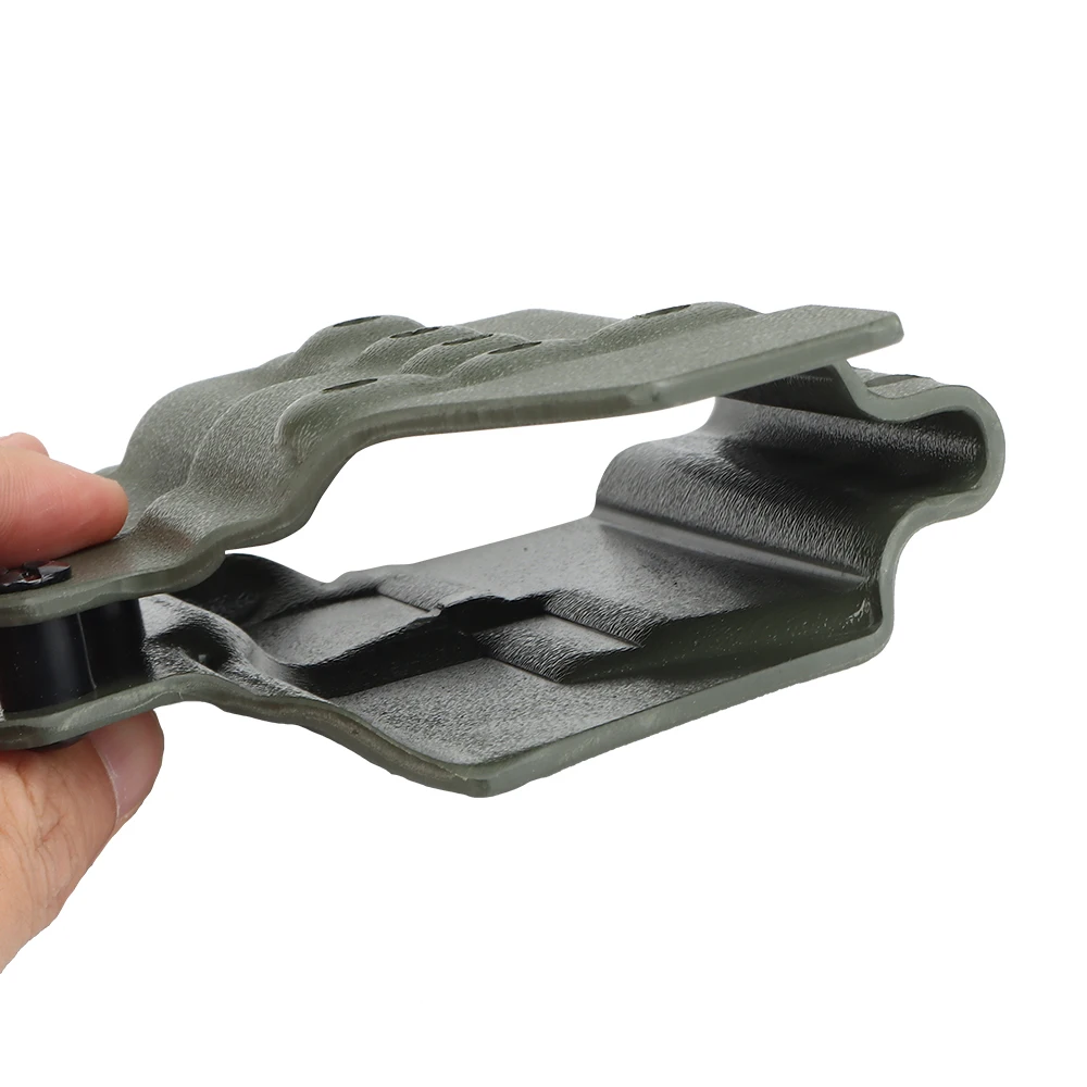 Detalle del Kydex y la retención de la pistola