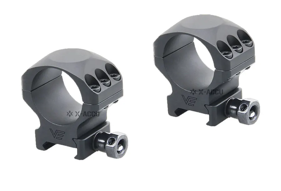 Detalle de tornillería Torx y mecanizado