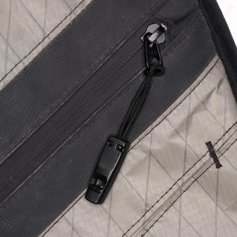 Silbato táctico con cremallera y hebilla de tracción para mochila - imagen 4