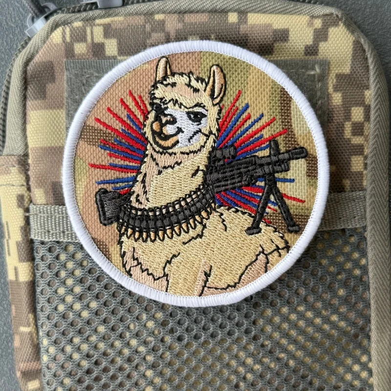 Parche táctico bordado llama con velcro para mochilas y ropa - imagen 4
