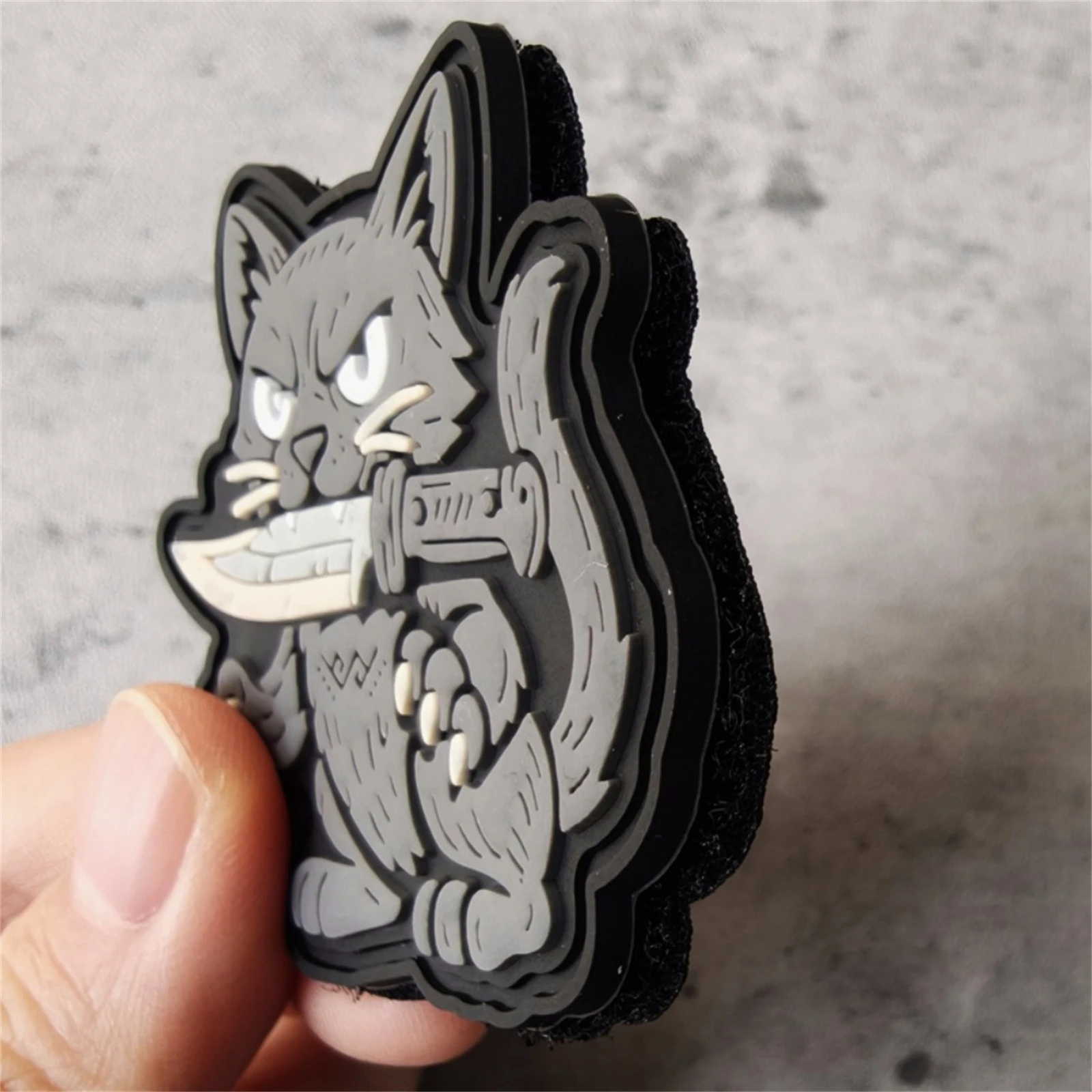 Parche táctico 3D de PVC con gato y cuchillo para mochila - imagen 3