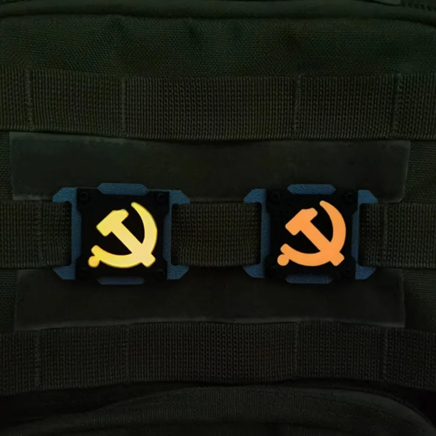 Mochila táctica MOLLE extraíble con decoración martillo-guadaña - imagen 3