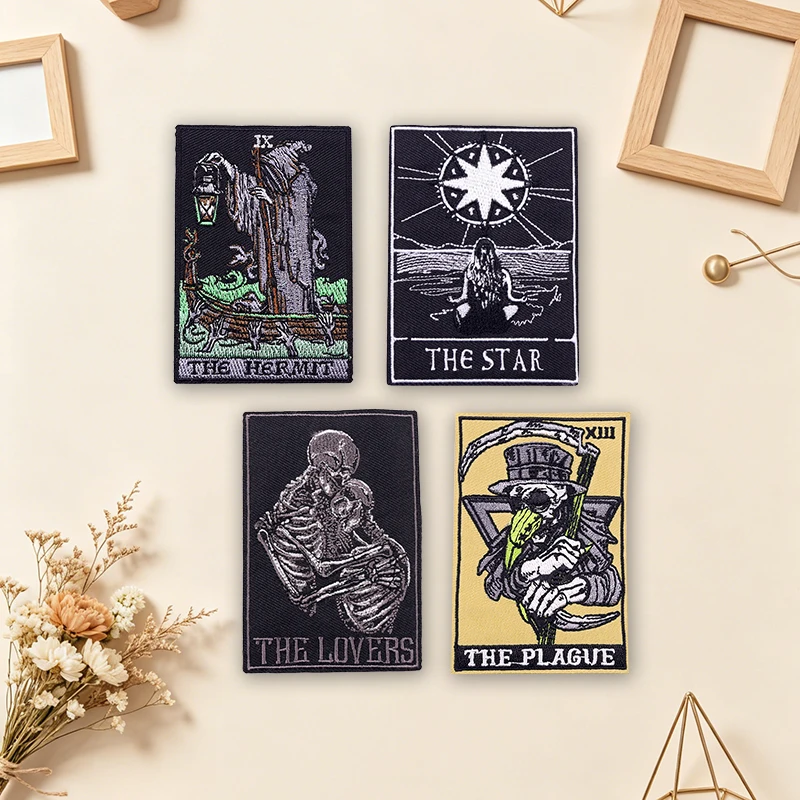 Parches termoadhesivos góticos punk con esqueletos y tarot oscuro