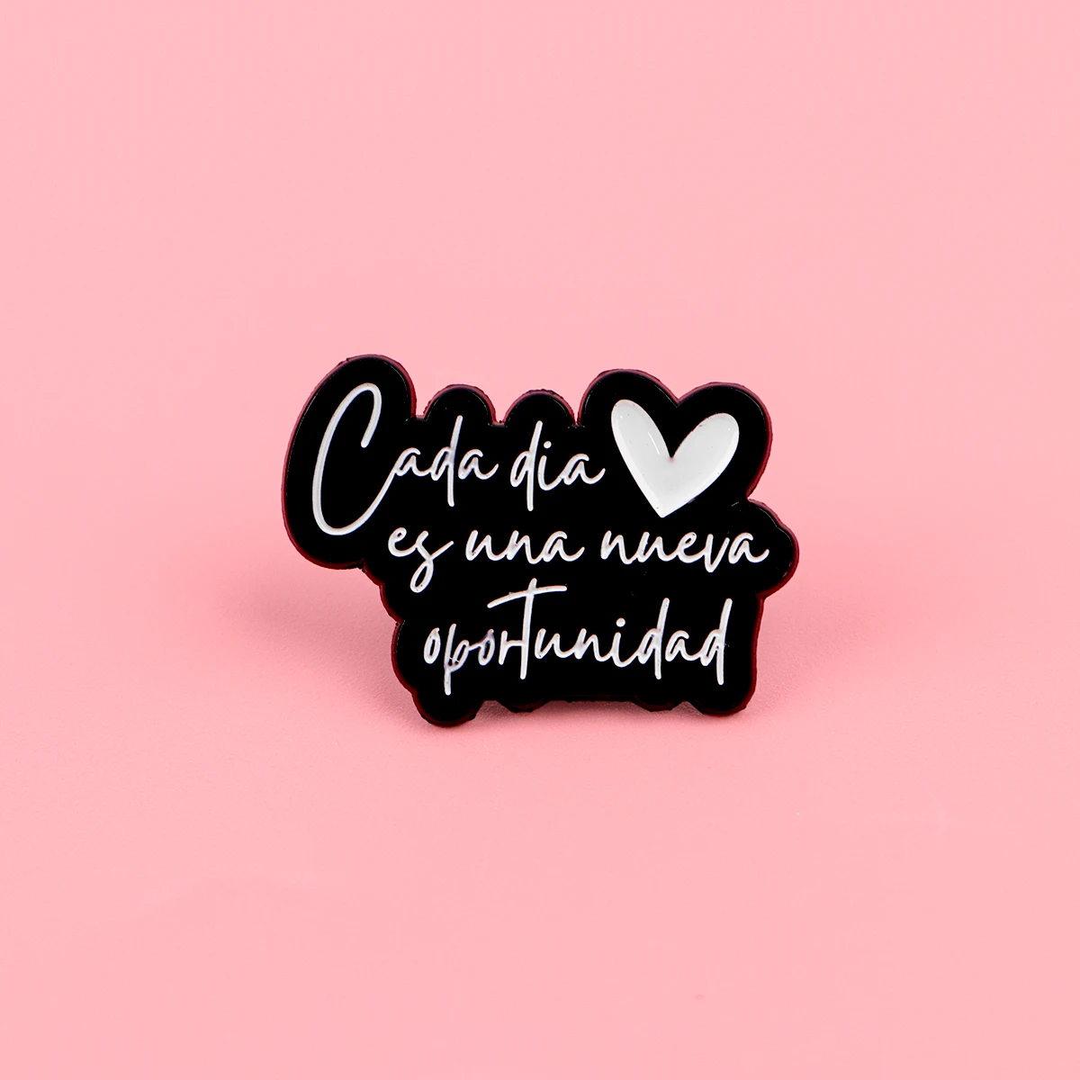 Pin con broche listo para usar en complementos