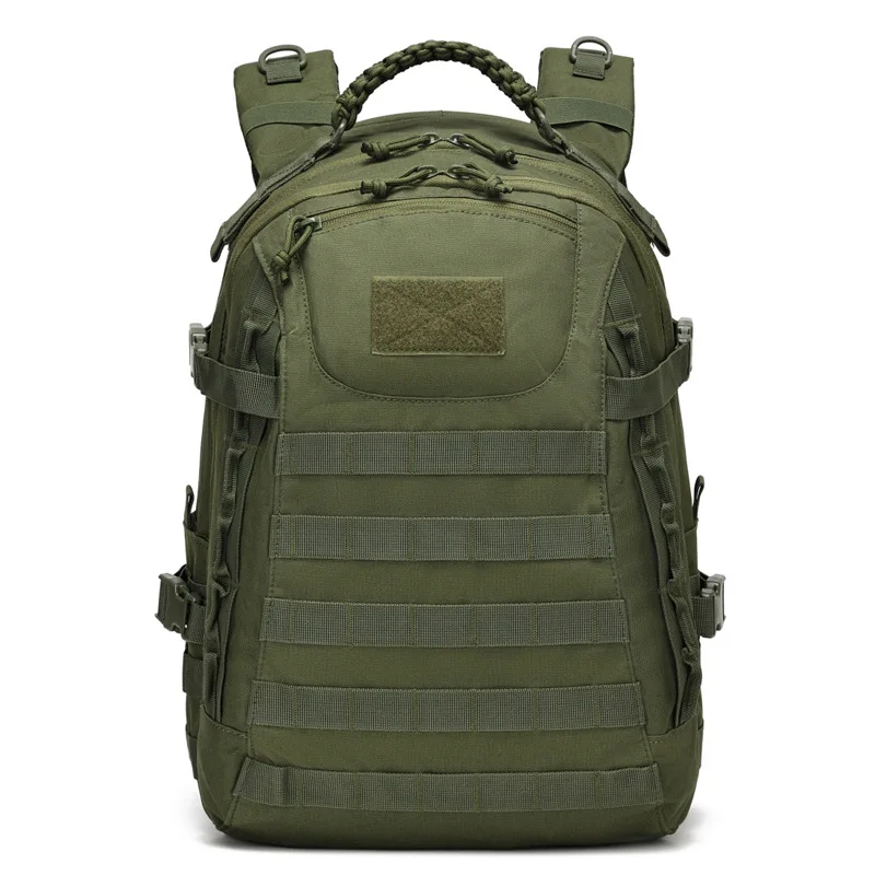 Mochila táctica en uso para outdoor