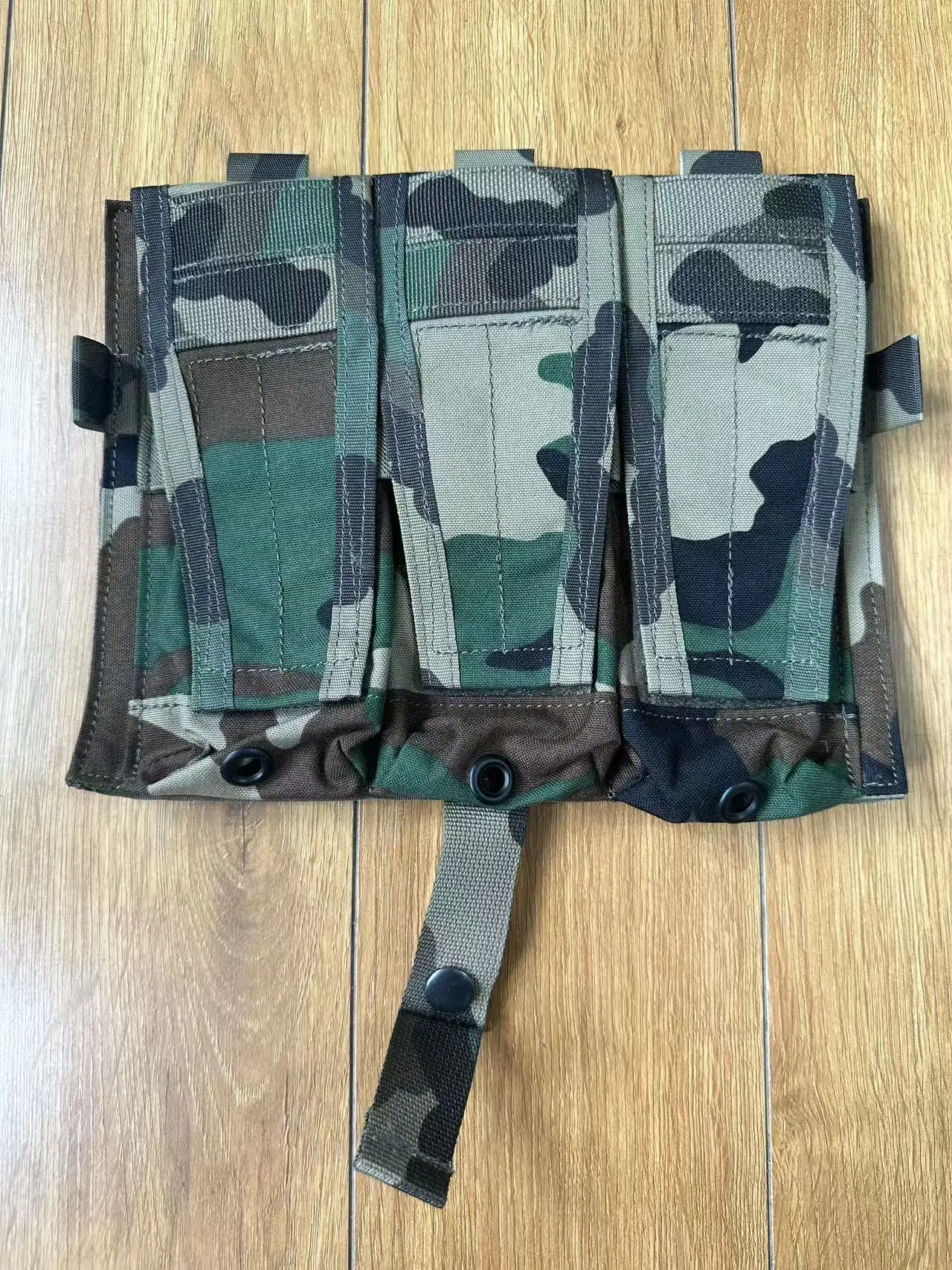Porta-cargadores triple M4 compatible JPC AVS MOLLE - imagen 3