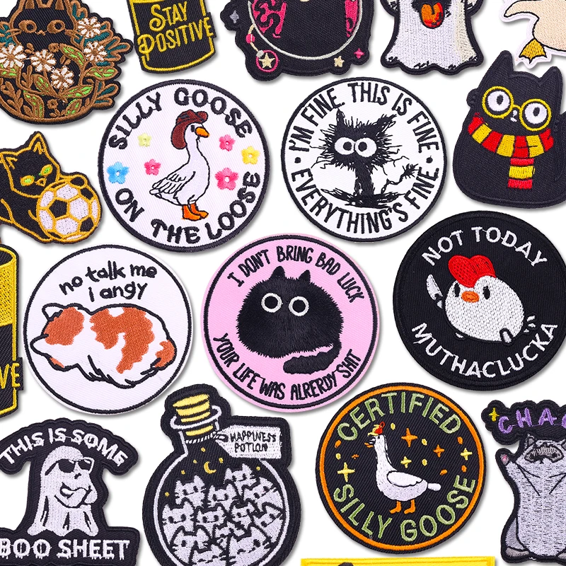 Parche termoadhesivo gato fantasma bordado para ropa y manualidades - imagen 5