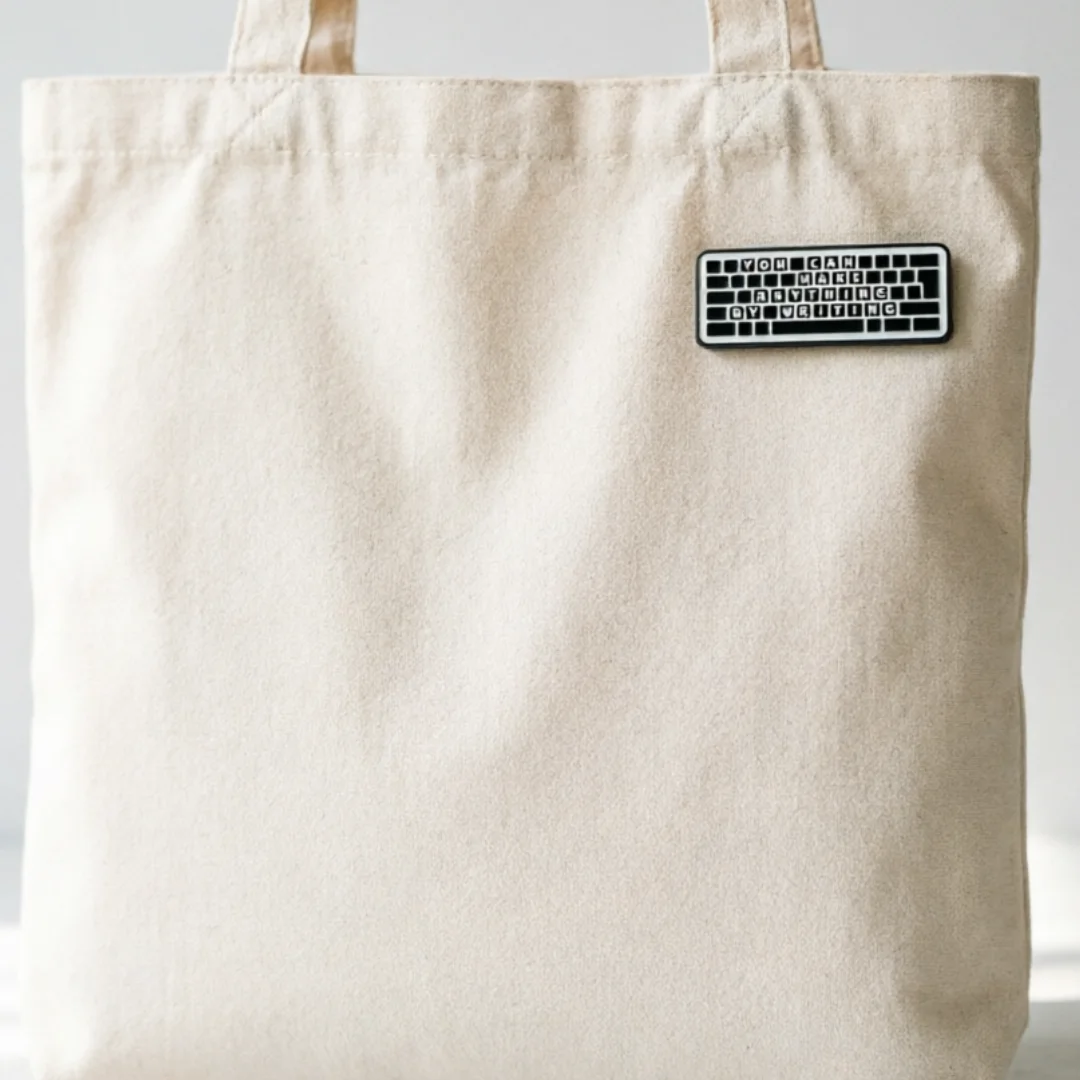 Broche esmaltada con cita inspiradora para escritores y lectores - imagen 5
