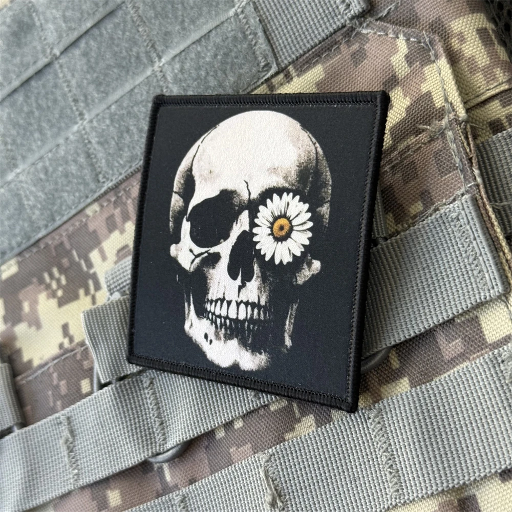 Parche táctico calavera chevron – Insignia militar velcro mochila - imagen 5