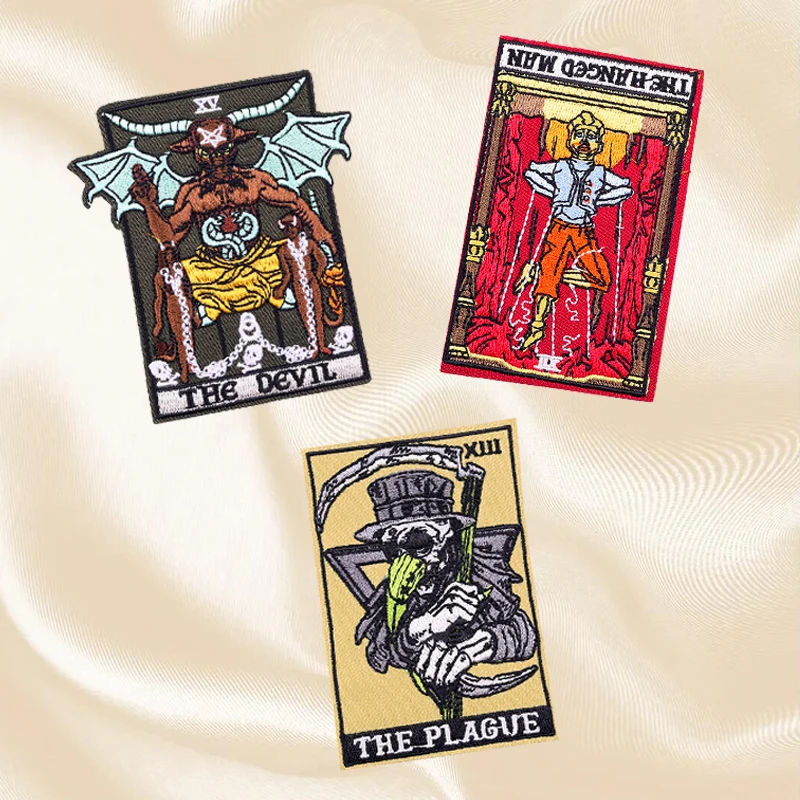 Conjunto de parches bordados termoadhesivos calavera Tarot Punk y faro - imagen 4