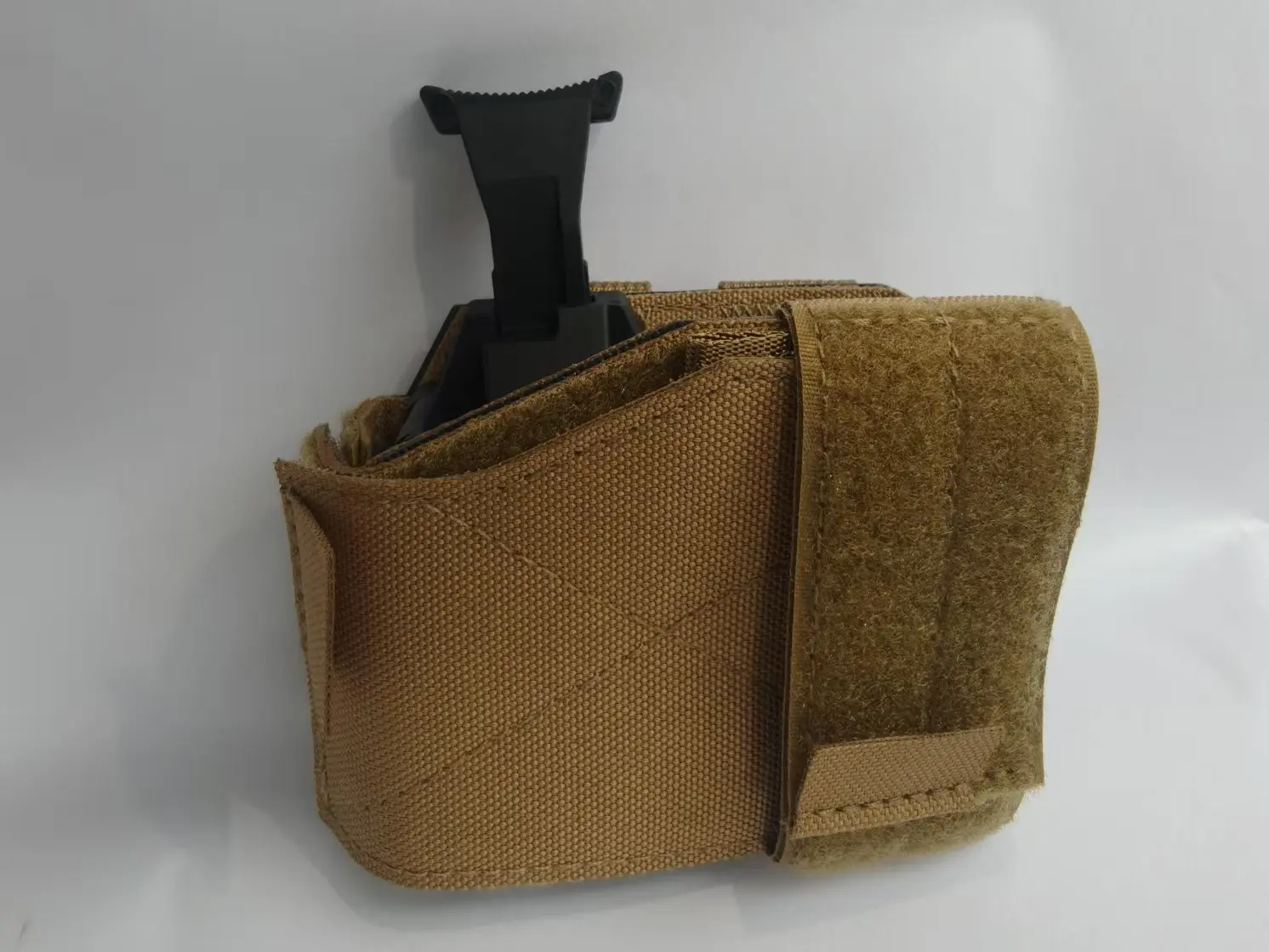 Funda táctica en camuflaje para cinturón