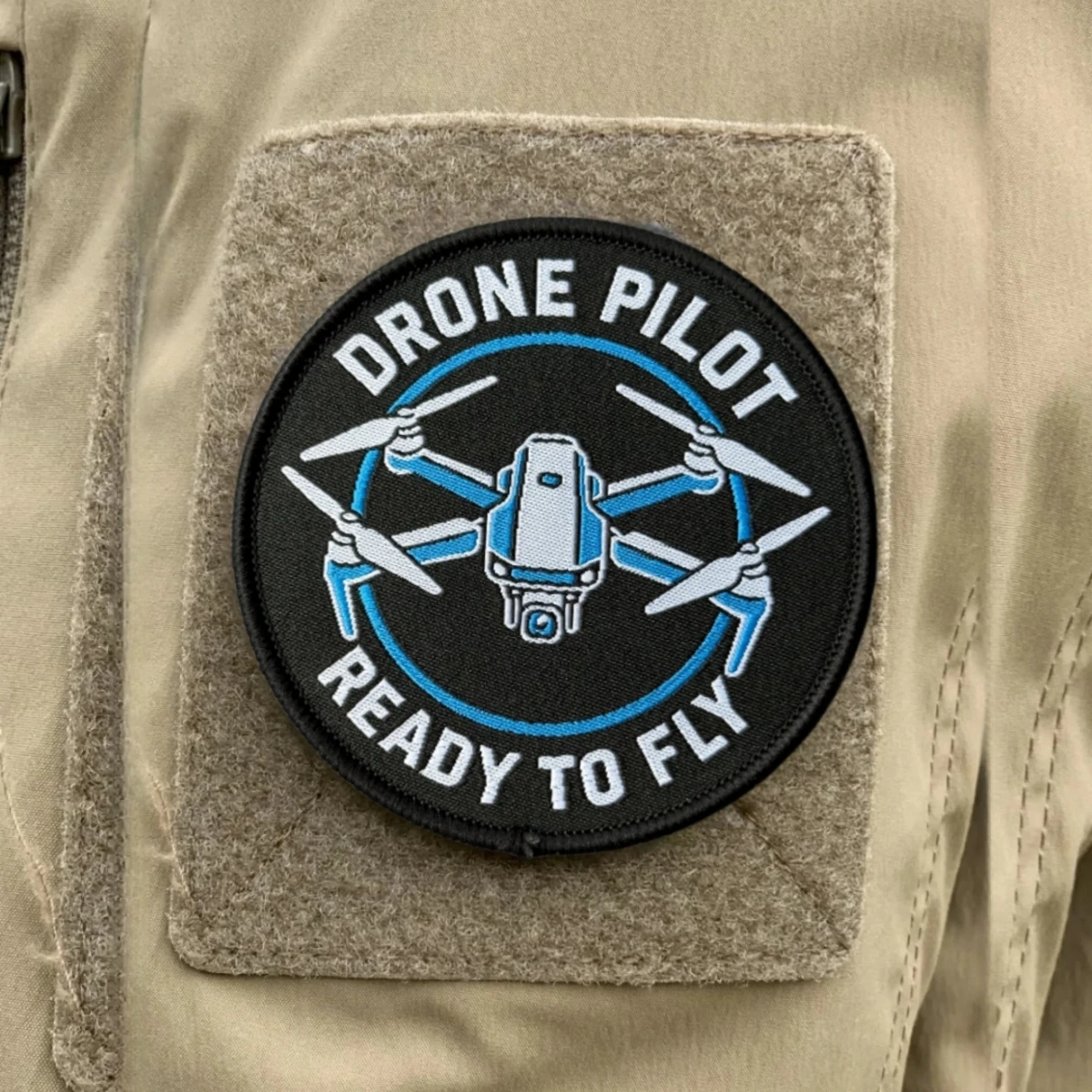 Parche bordado operador de drones con gancho y bucle - imagen 3