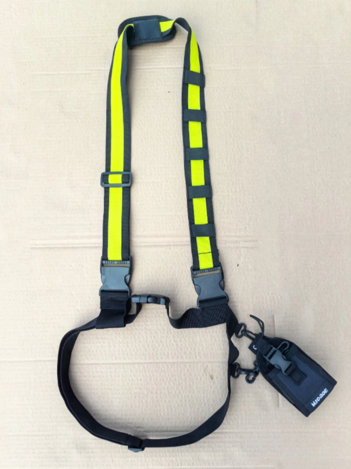 Correa táctica para walkie talkie con fijación al hombro rescate - imagen 4