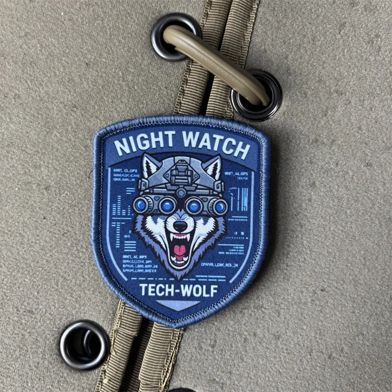Parche táctico Wolf de visión nocturna con velcro para mochila - imagen 2