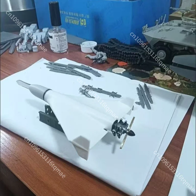Maqueta decorativa del dron iraní Shahed-136 impresa en 3D - imagen 4