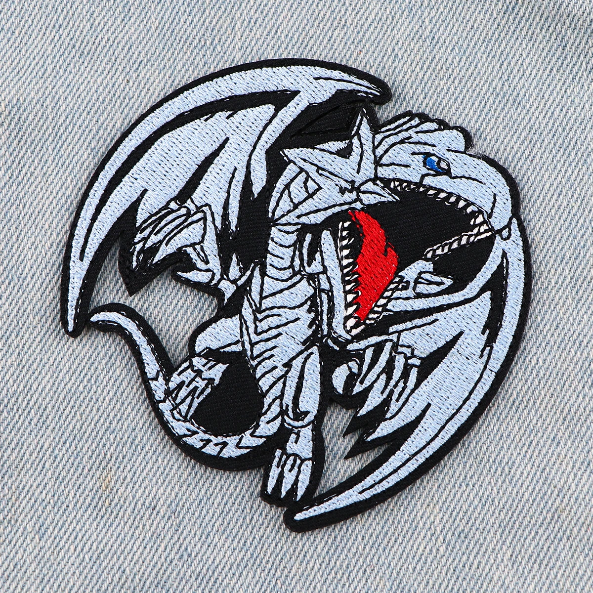 Parche bordado dragón blanco – Termoadhesivo para chaqueta - imagen 4