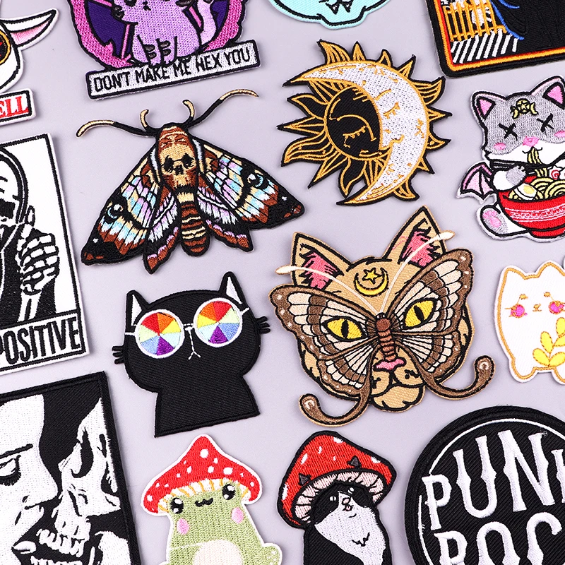 Parche bordado con motivos Punk