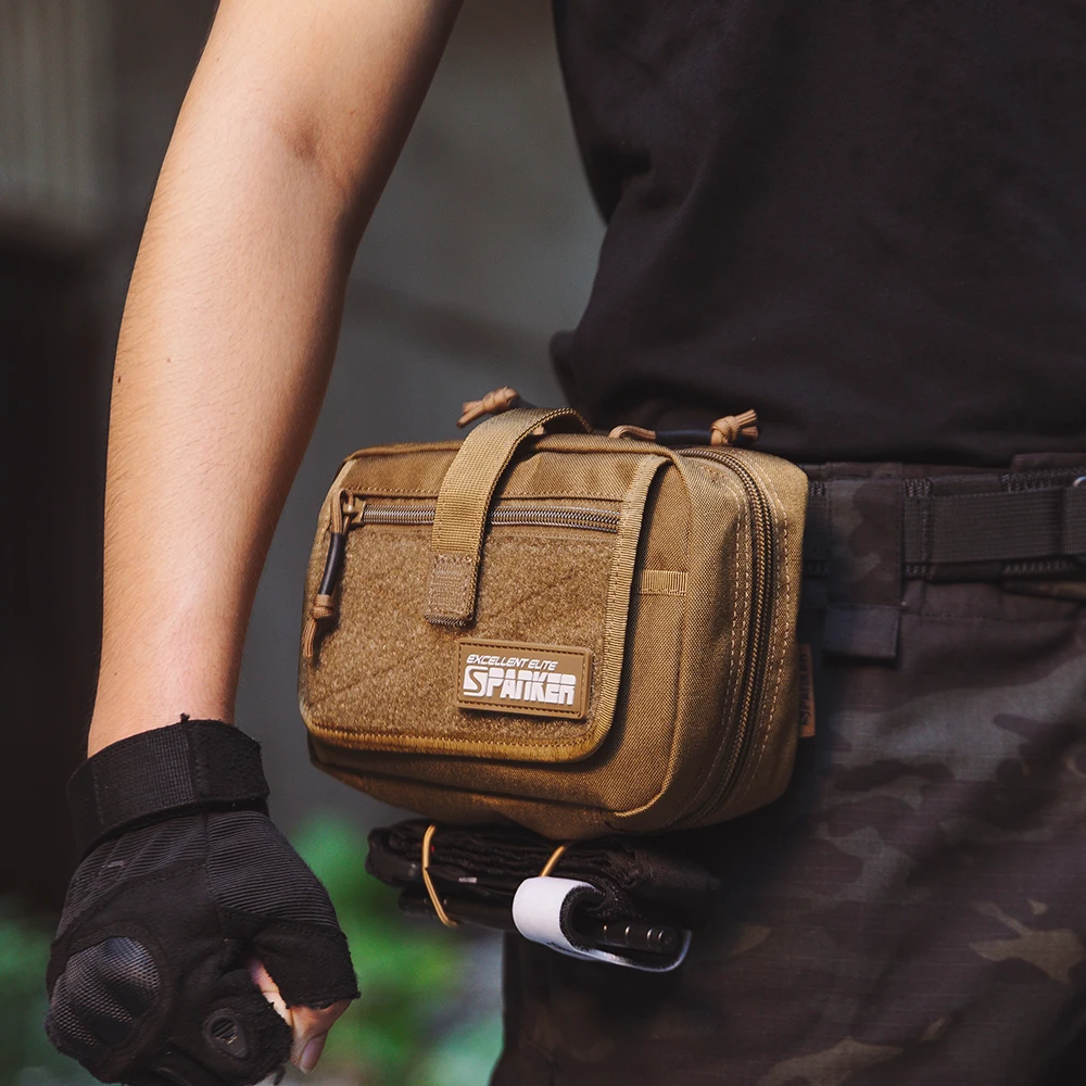 Bolsa configurada como riñonera con correa visible