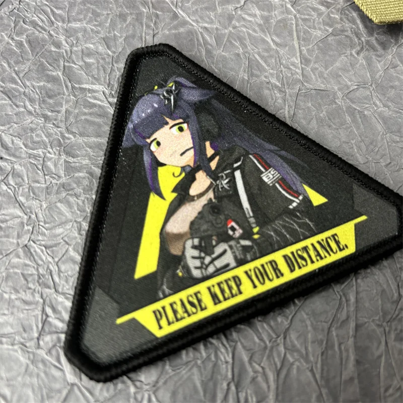 Parche táctico velcro con diseño anime chica para uniforme militar - imagen 3