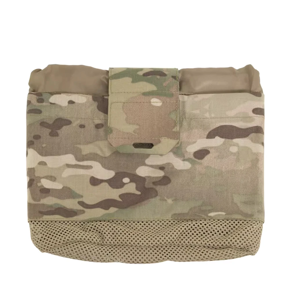 Bolsa táctica plegable en uso para exteriores