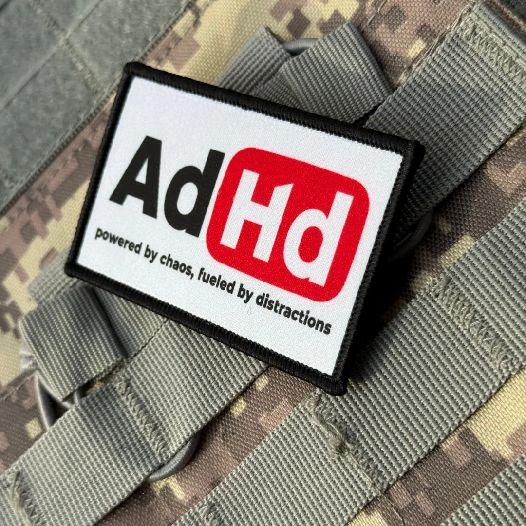 Parche Táctico Meme TDAH – Aplique Gancho y Bucle para Ropa y Mochila Militar