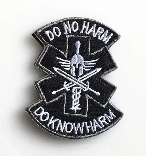 Parche bordado táctico insignia médica No hacer daño con gancho - imagen 2
