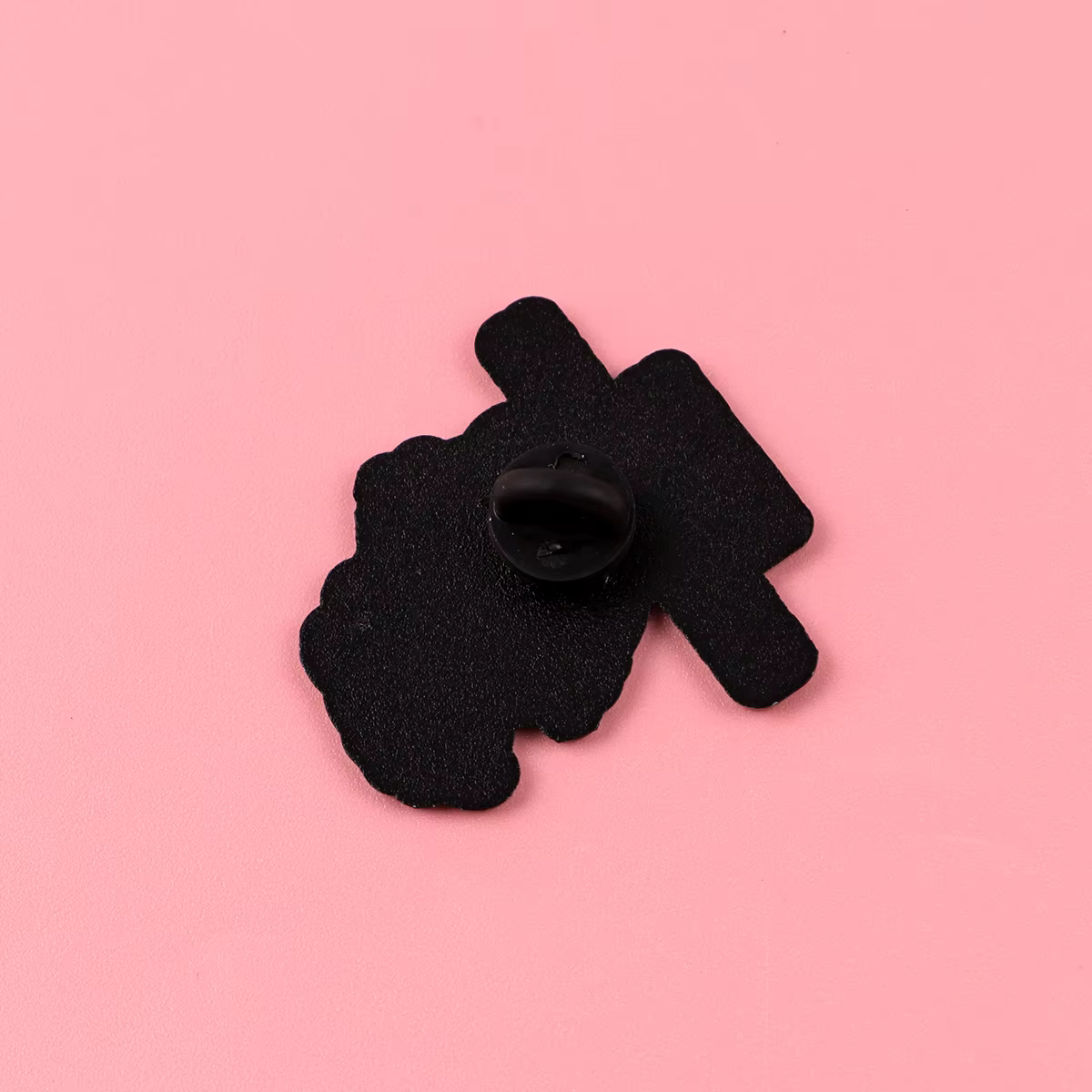 Pin de esmalte chica dibujos animados – Broche para amantes de perros - imagen 2
