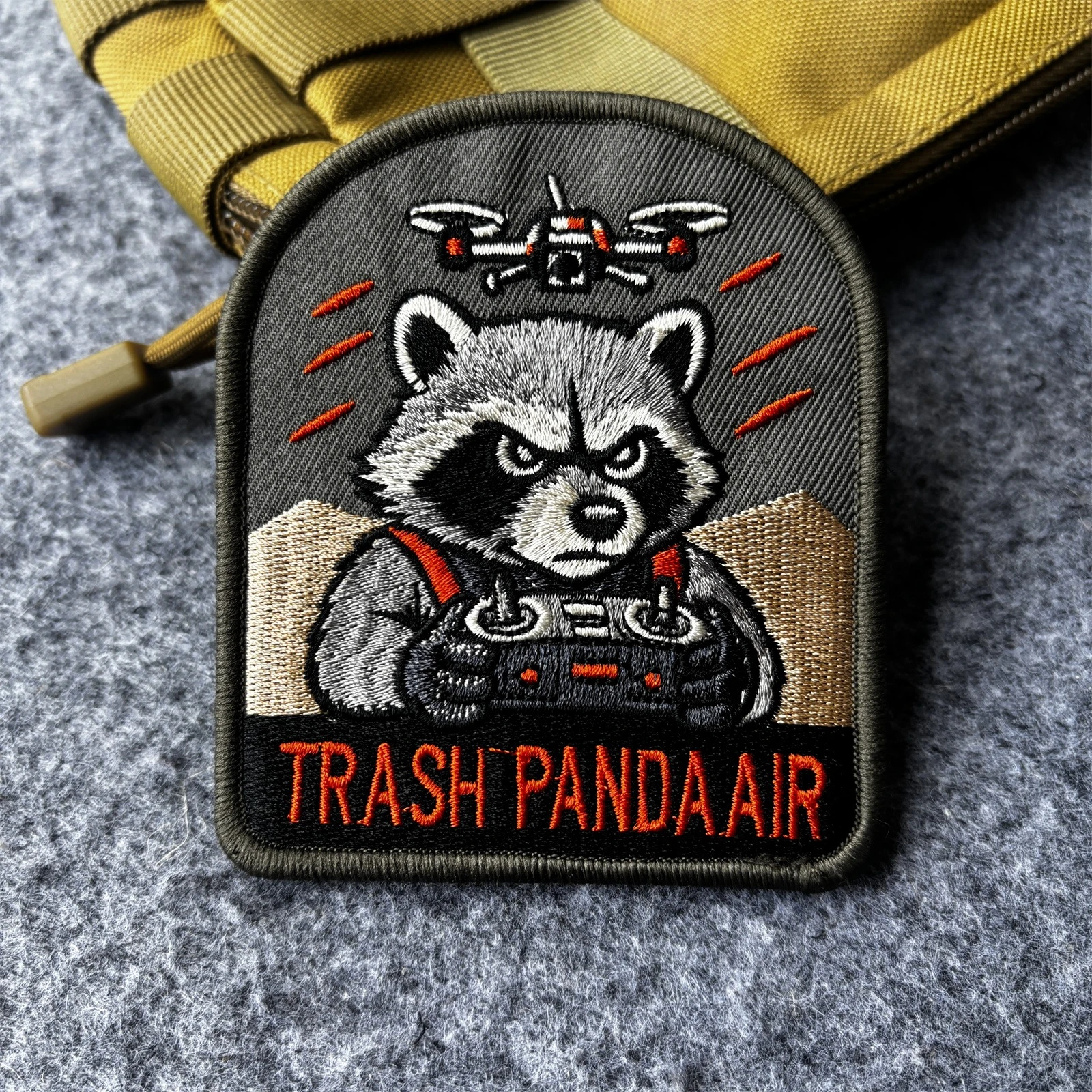 Parche táctico Trash Panda de mapache con cierre de velcro - imagen 5