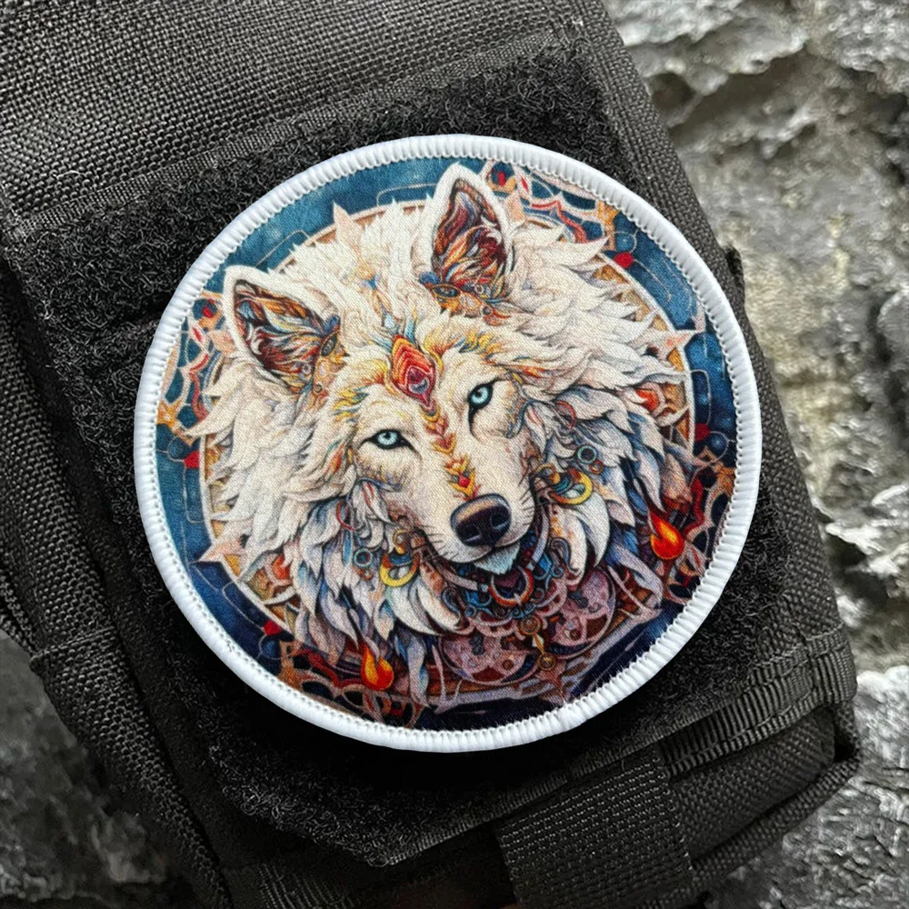 Dimensiones y sistema de fijación del parche de lobo
