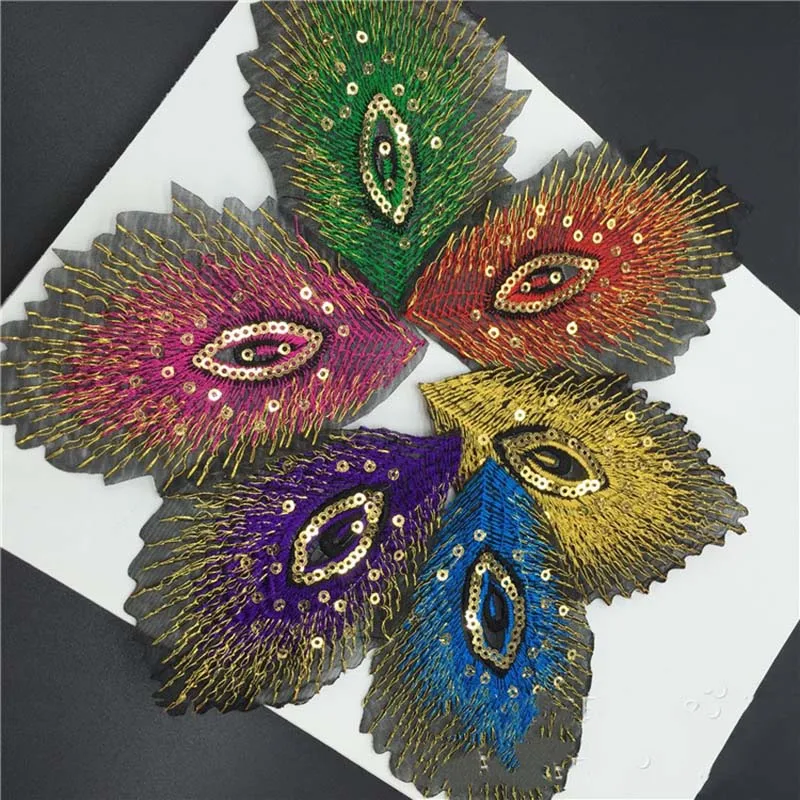 Parche termoadhesivo pavo real lentejuelas doradas – bordado decorativo