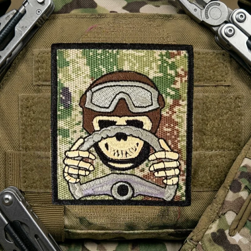 Parche táctico bordado calavera mono con velcro para mochila - imagen 5