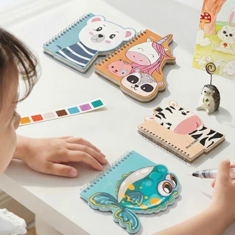 Cuaderno escolar encuadernación resistente diseños infantiles en color - imagen 4