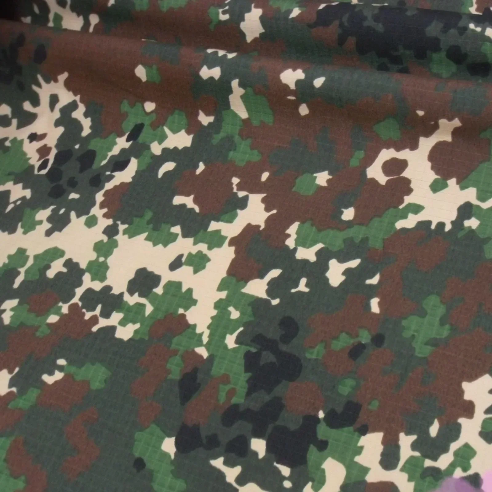 Tela camuflaje Flecktarn alemana ripstop para manualidades y outdoor - imagen 2