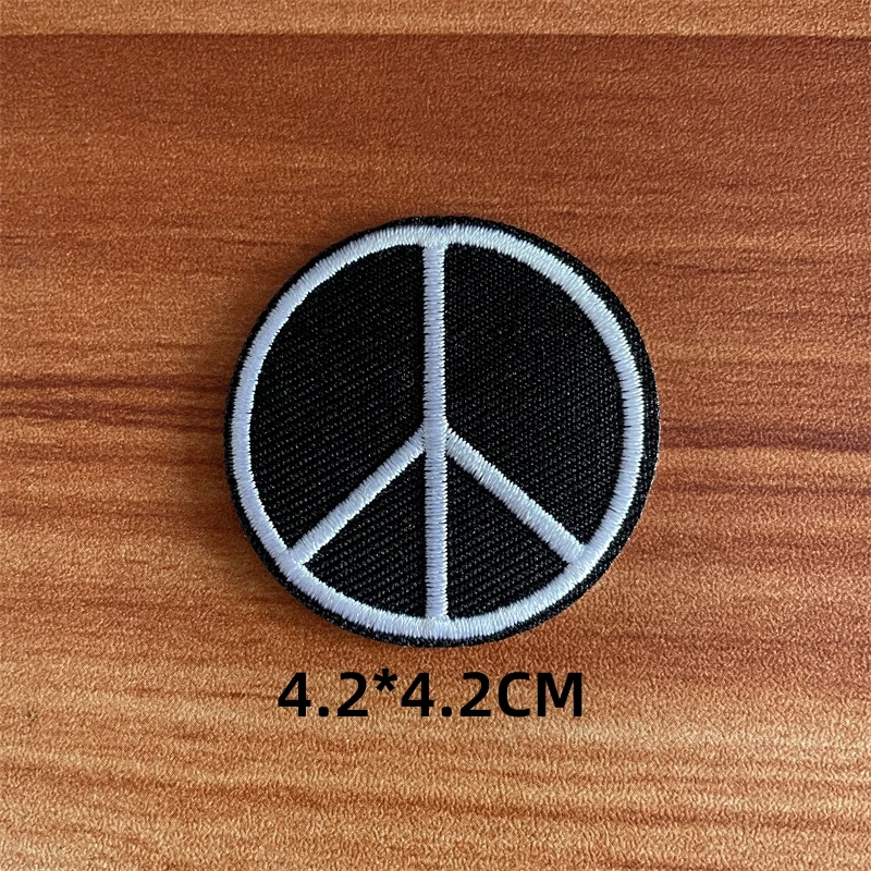 Parche bordado termoadhesivo serie negra, para planchar o coser