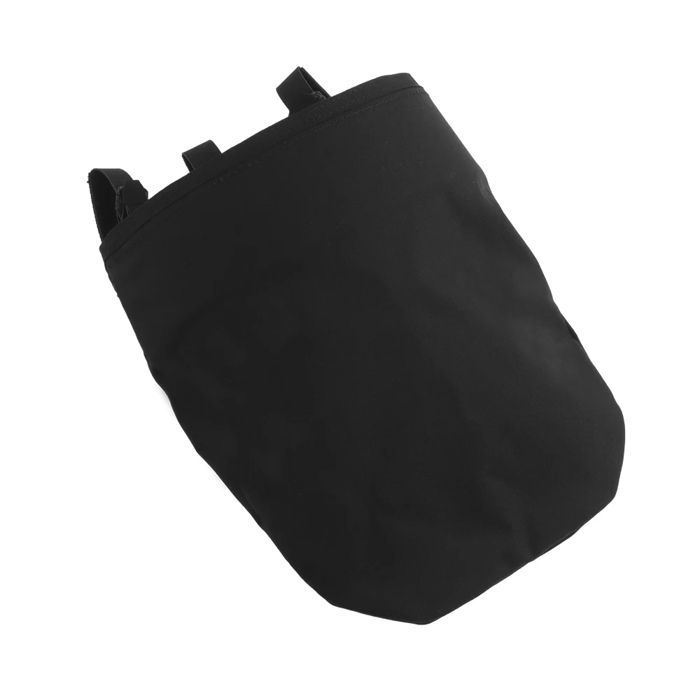 Bolsa enrollada alrededor de un cinturón táctico