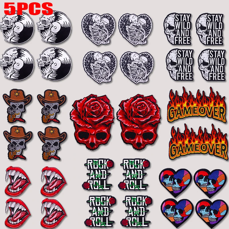 Parche calavera estilo punk en rosa