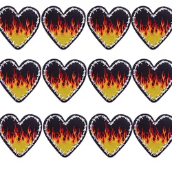 Parche termoadhesivo llama punk - Corazón de hierro y terror