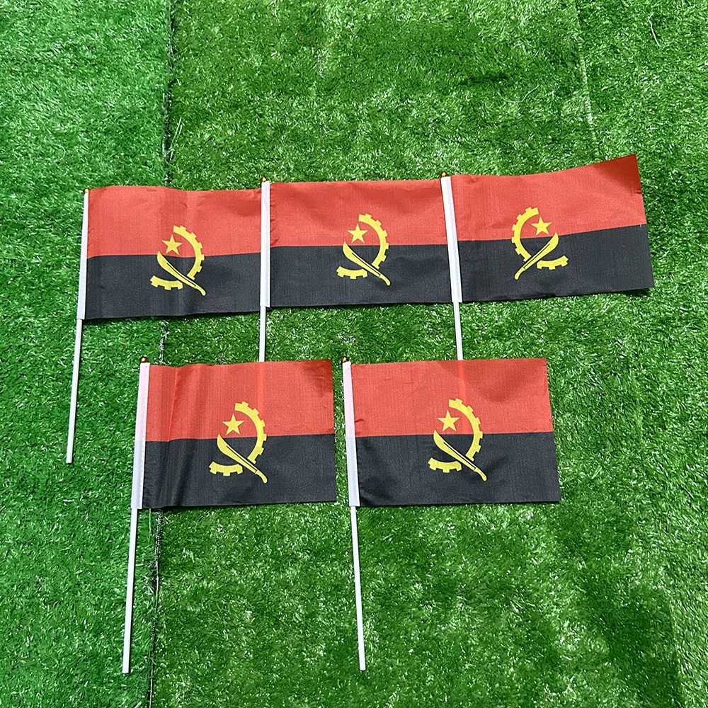 Bandera nacional de Angola de mano con asta de plástico