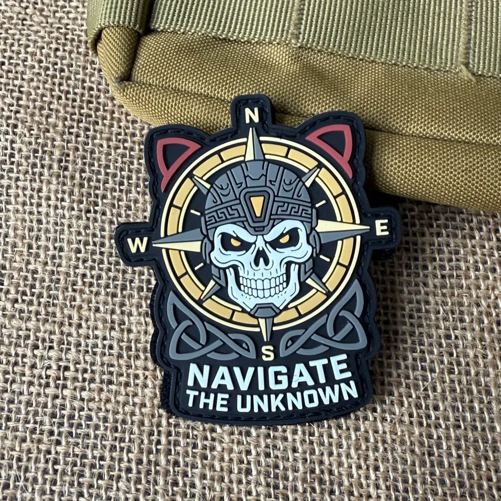 Parache táctico PVC calavera brújula velcro para chaleco y mochila