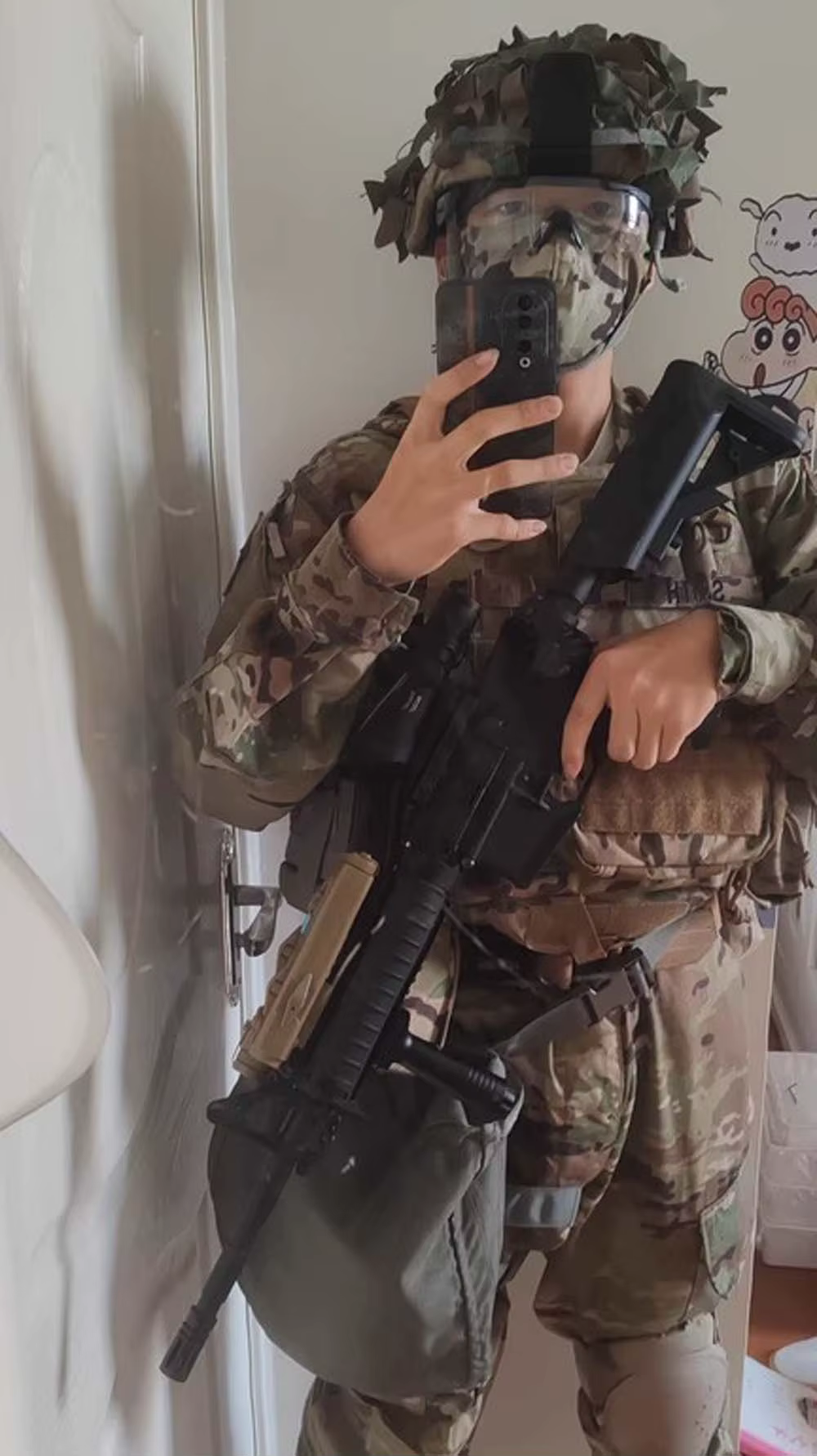 Panel frontal con bolsillos MOLLE y cierre de liberación rápida
