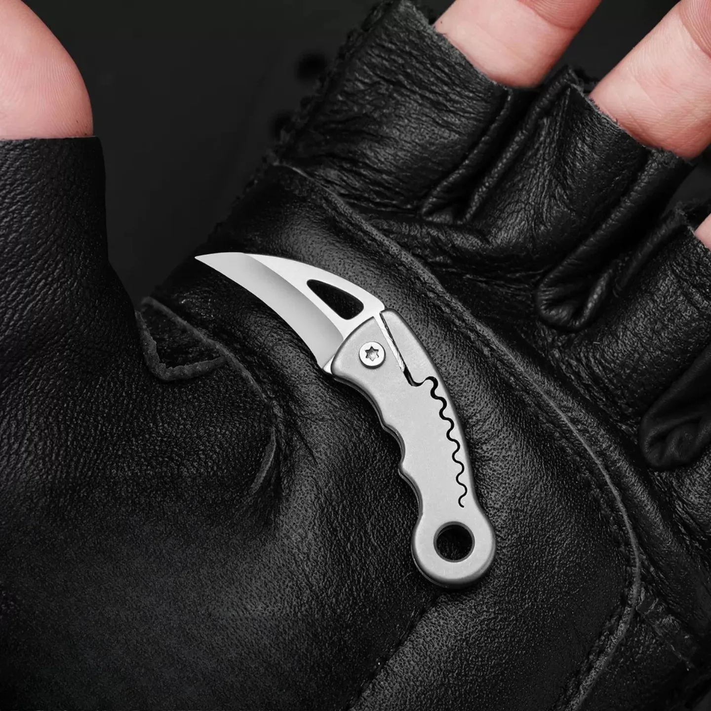 Cuchillo mini de aleación de titanio para llevar en el llavero