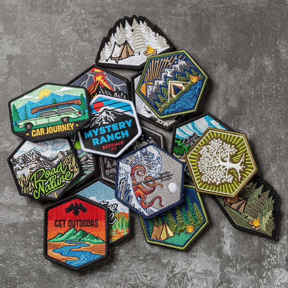 Parche bordado paisaje montaña con velcro para mochila outdoor - imagen 4