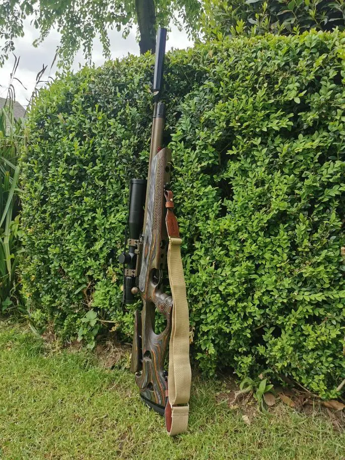 Eslinga Tourbon montada en rifle de aire