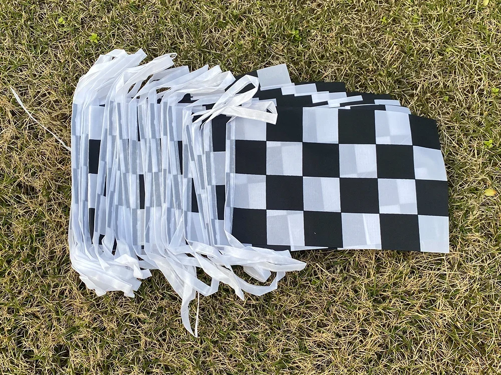 Bandera triangular a cuadros temática de carreras para fiestas - imagen 3