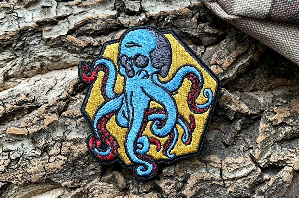 Parche bordado de pulpo con velcro