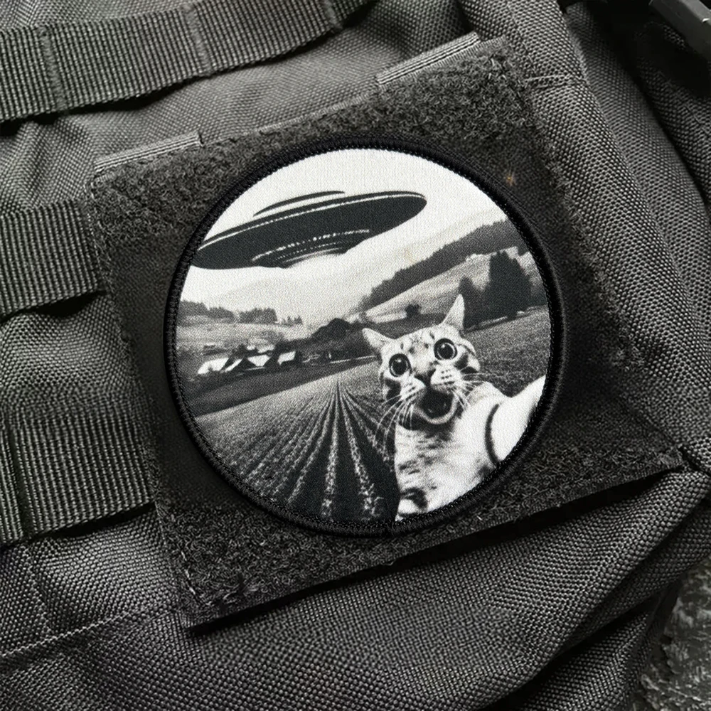 Parche táctico OVNI con gato selfie y placa moral – Gancho-bucle - imagen 2