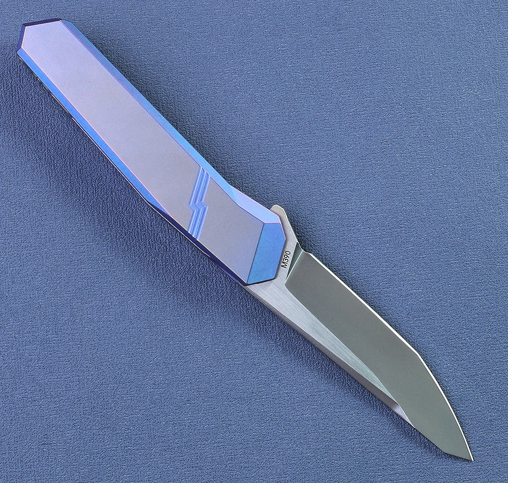Detalle de la hoja Damasco M390