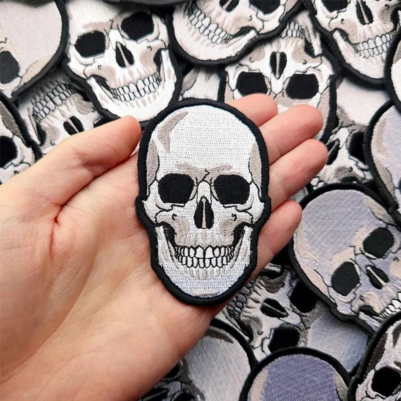 Parche bordado calavera gótica punk termoadhesivo para ropa y gorras - imagen 4