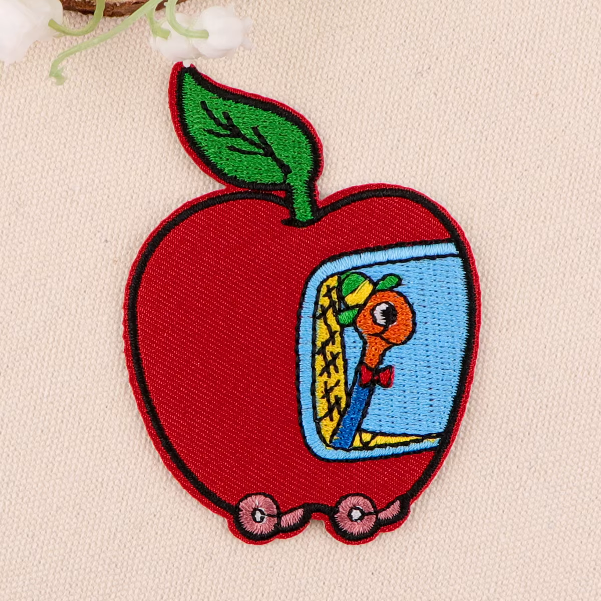 Parche bordado termoadhesivo manzana – Plancha o cose fácilmente - imagen 5